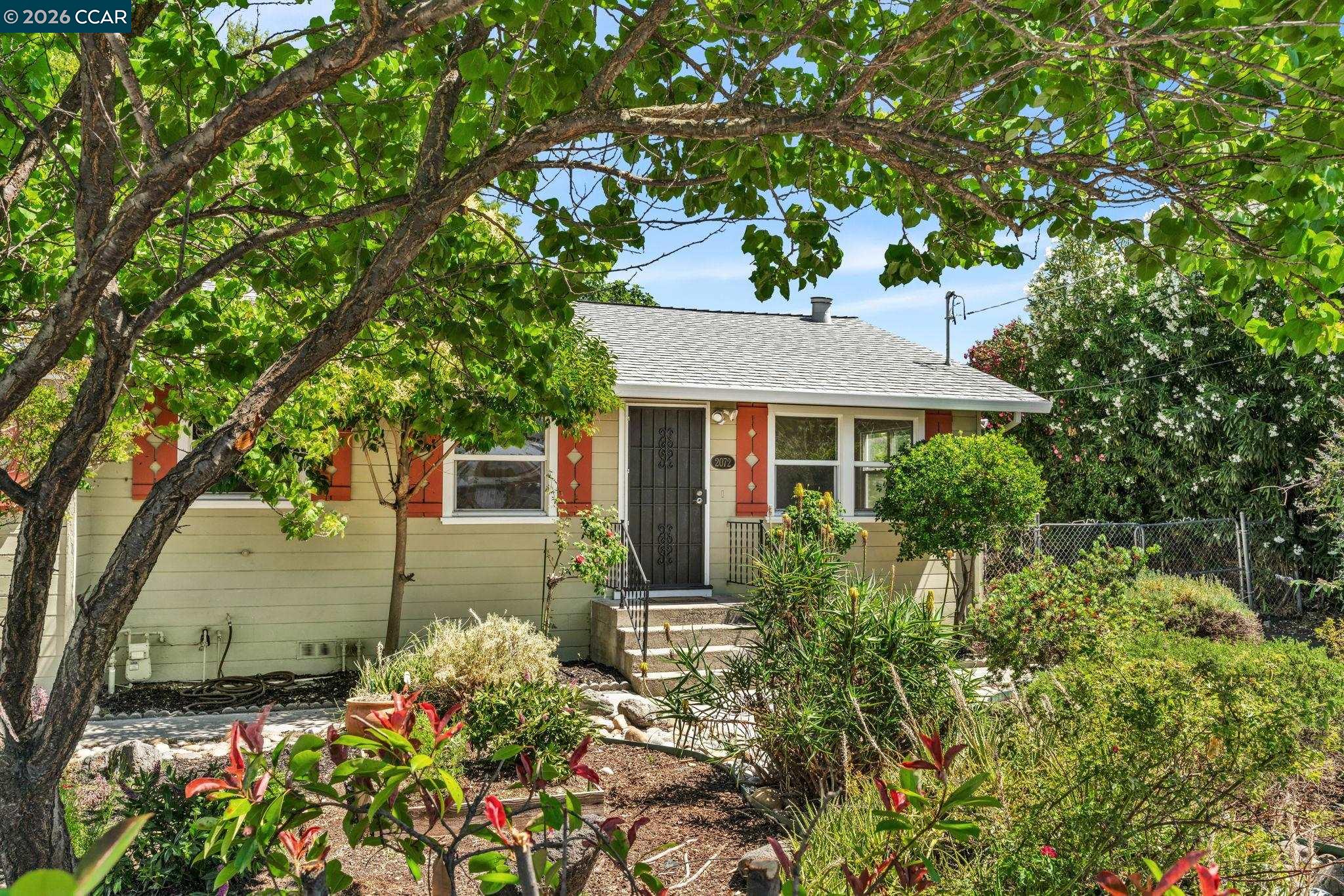 2072 Chalomar Road Concord, CA 94518 - Photo 4 of 42