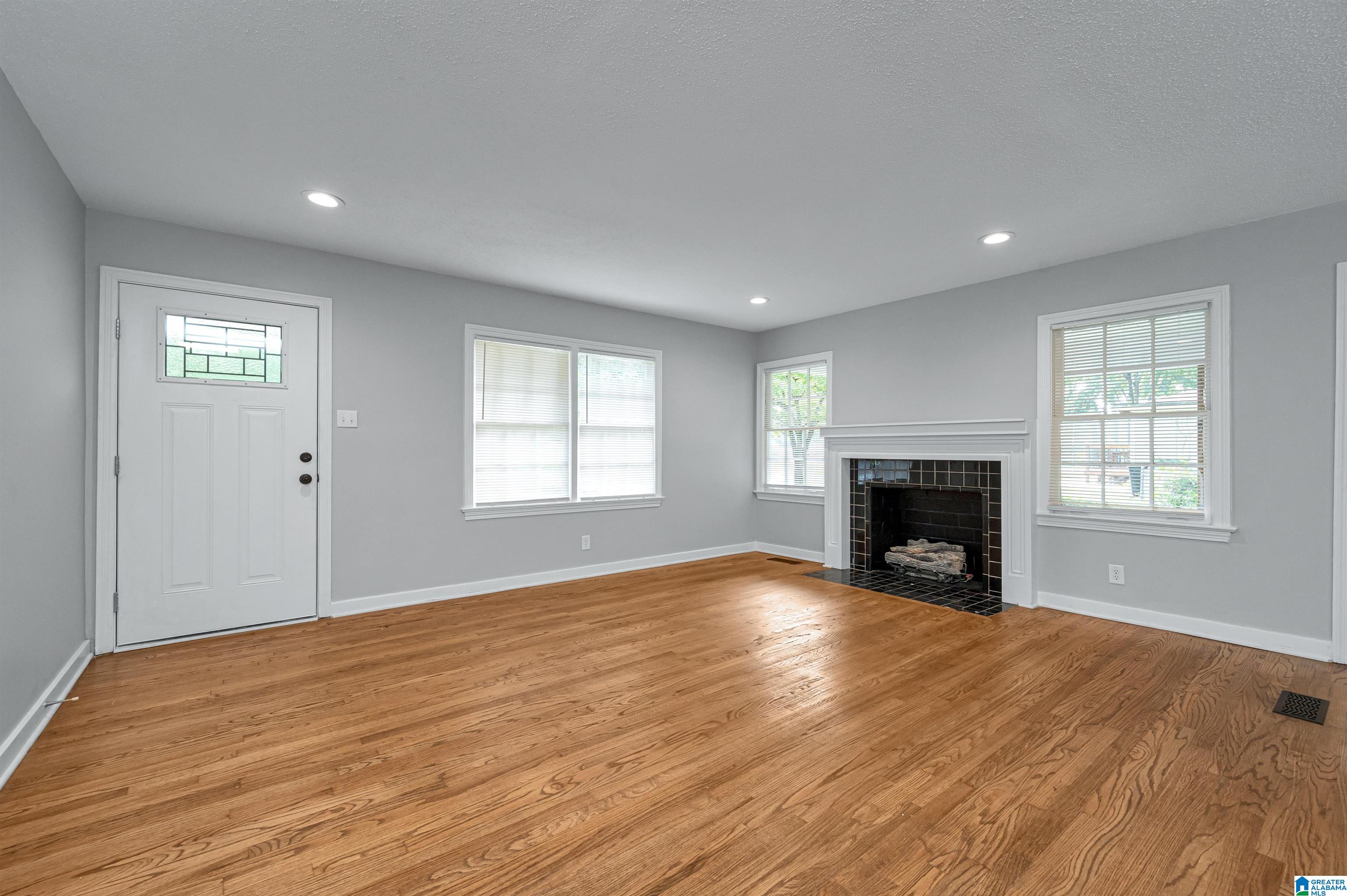 816 Martinwood Road Birmingham, AL 35235 - Photo 4 of 31