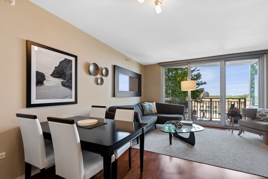 807 Davis Street, Unit 807 Evanston, IL 60201 - Photo 6 of 18