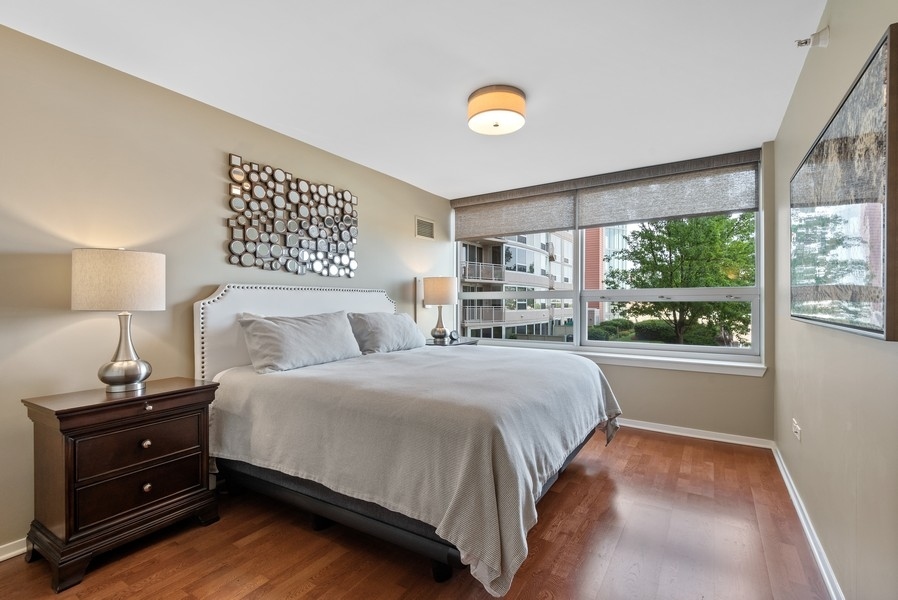 807 Davis Street, Unit 807 Evanston, IL 60201 - Photo 9 of 18