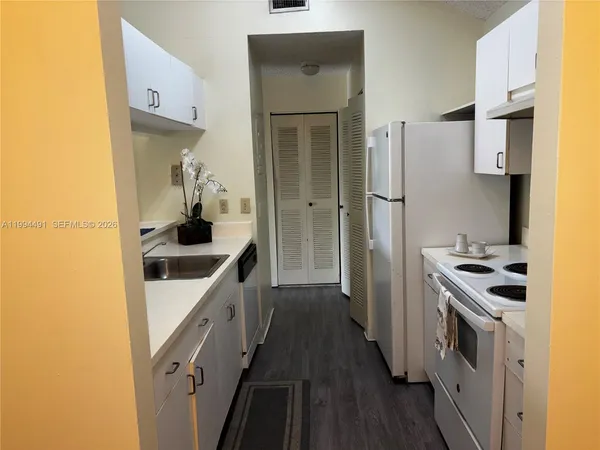 $2,300 | 10521 Southwest 158th Court, Unit 303, Miami, FL 33196