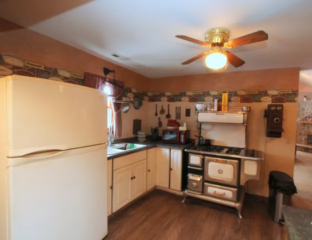 $225,000 | 104 Columbine Street, Crystal Lake, IL 60014