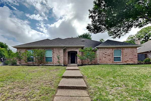 $2,300 | 4315 Rambling Creek Drive, Arlington, TX 76016