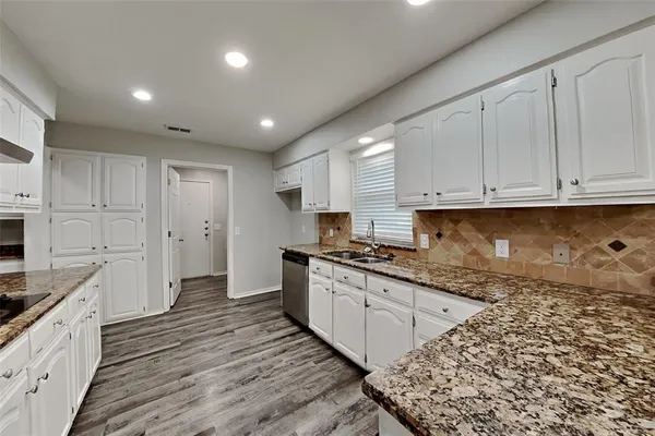 $2,300 | 4315 Rambling Creek Drive, Arlington, TX 76016