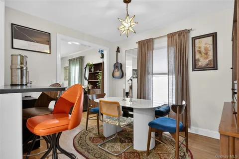 $6,000 | 96 School Street, Oyster Bay, NY 11771