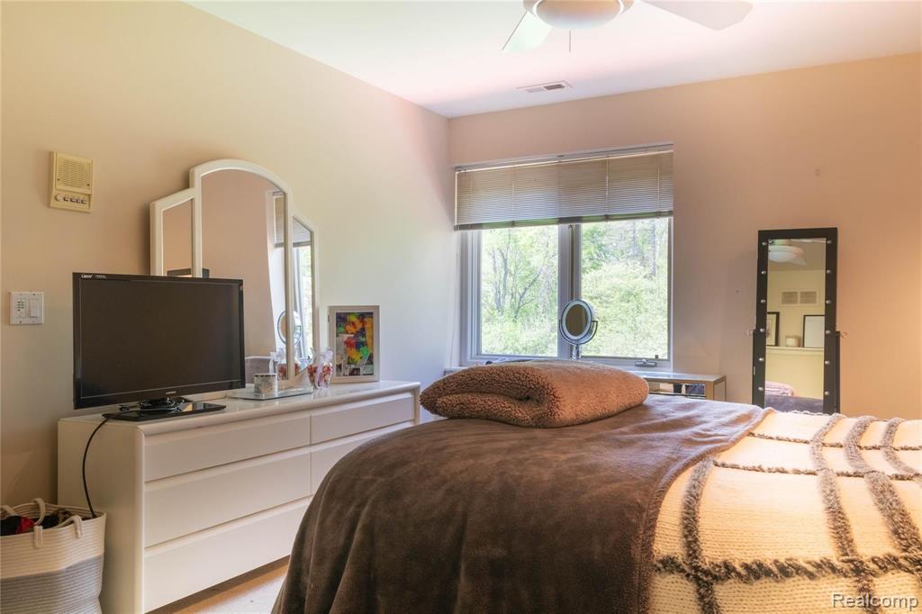 1651 Washington Road Rochester Hills, MI 48306 - Photo 39 of 60