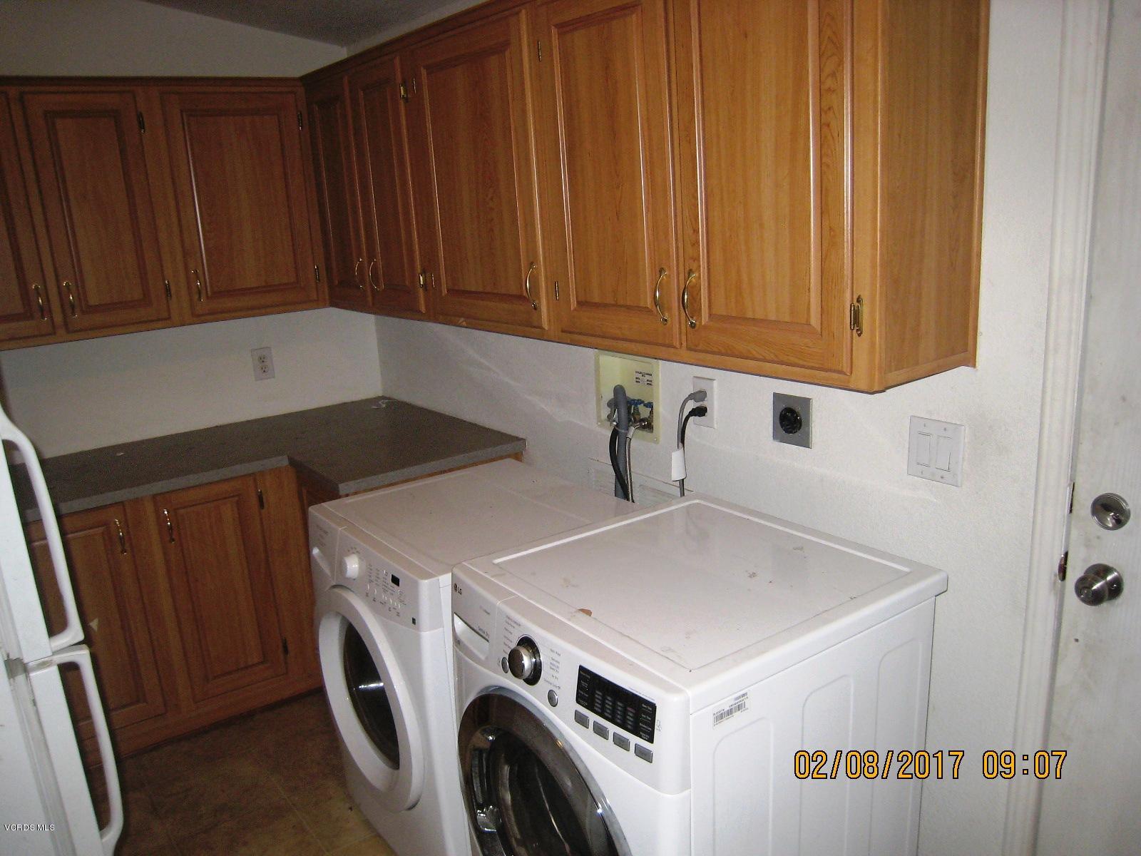250 East Telegraph Road, Unit 167 Fillmore, CA 93015 - Photo 22 of 26 wash room
