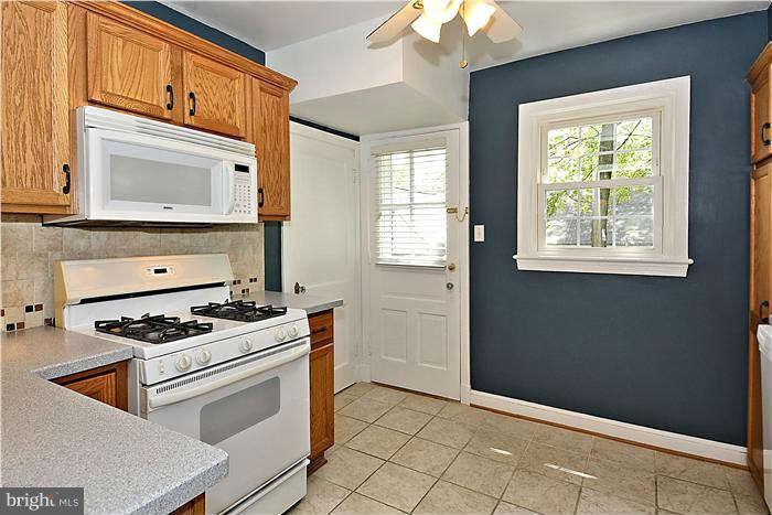 504 Lanark Way Silver Spring, MD 20901 - Photo 7 of 28 Interior (General)
