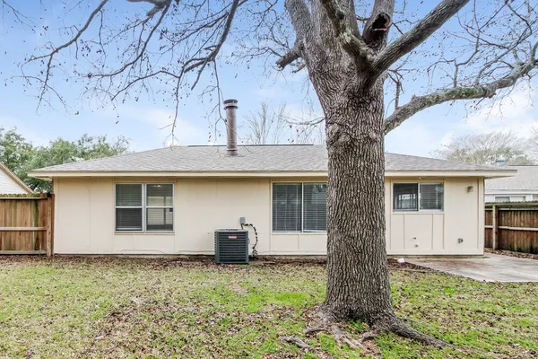 $1,680 | 1206 Cable Way, Crosby, TX 77532