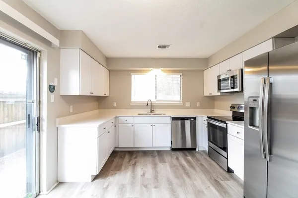 $1,680 | 1206 Cable Way, Crosby, TX 77532