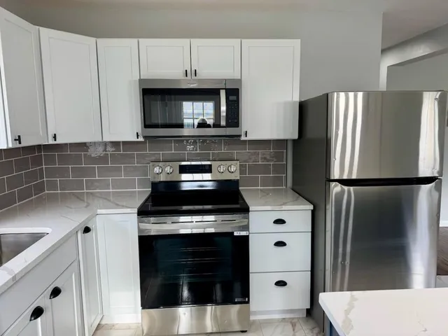 $175,900 | 3820 Lowcroft Avenue, Lansing, MI 48910