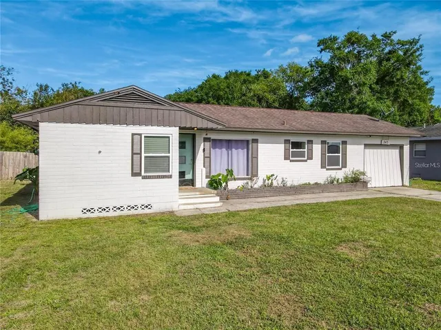 $249,000 | 243 South Hull Avenue, DeLand, FL 32720