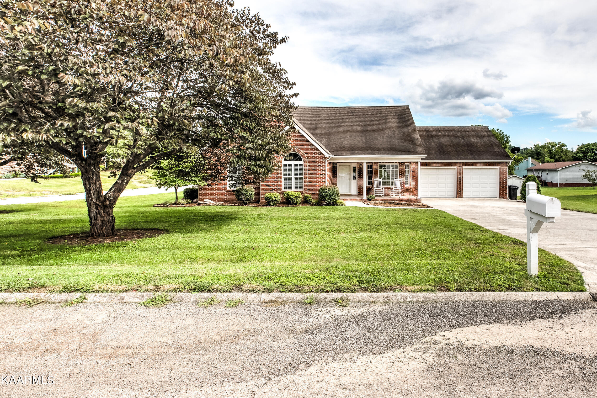 262 Springfield Ln-2