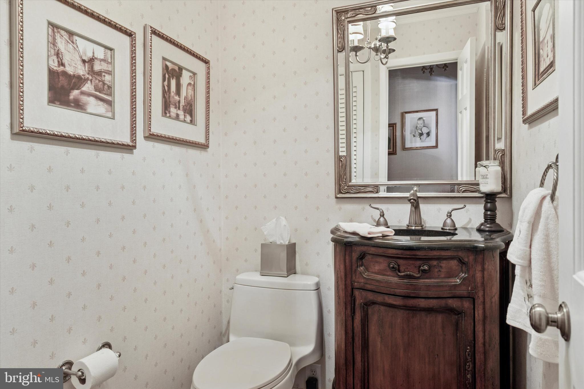 7406 Hill Road Philadelphia, PA 19128 - Photo 10 of 25 Gallery Image 10