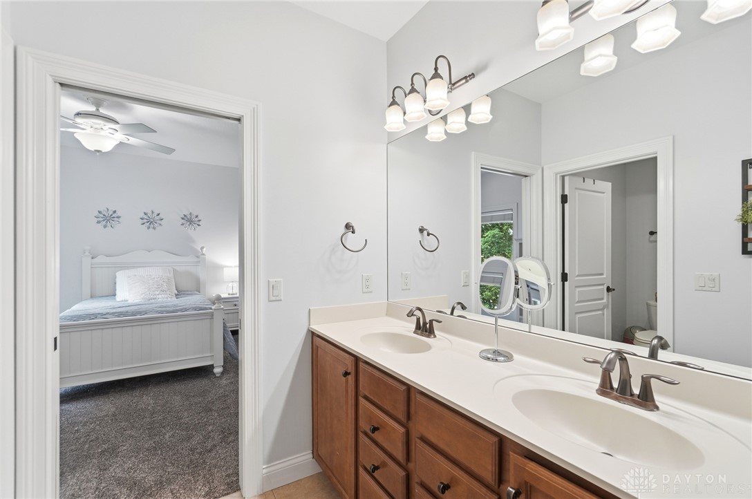 8010 Country Brook Court Springboro, OH 45066 - Photo 23 of 47