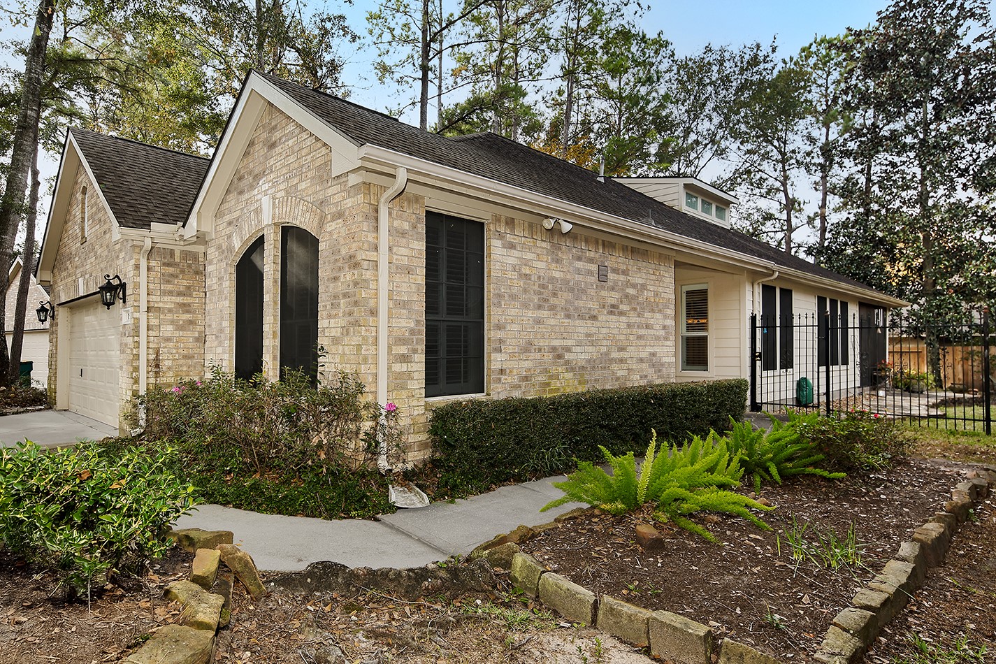 15 Lilac Ridge Place The Woodlands, TX 77384 - Photo 26 of 33