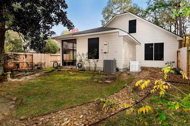 $357,000 | 15 Lilac Ridge Place, The Woodlands, TX 77384