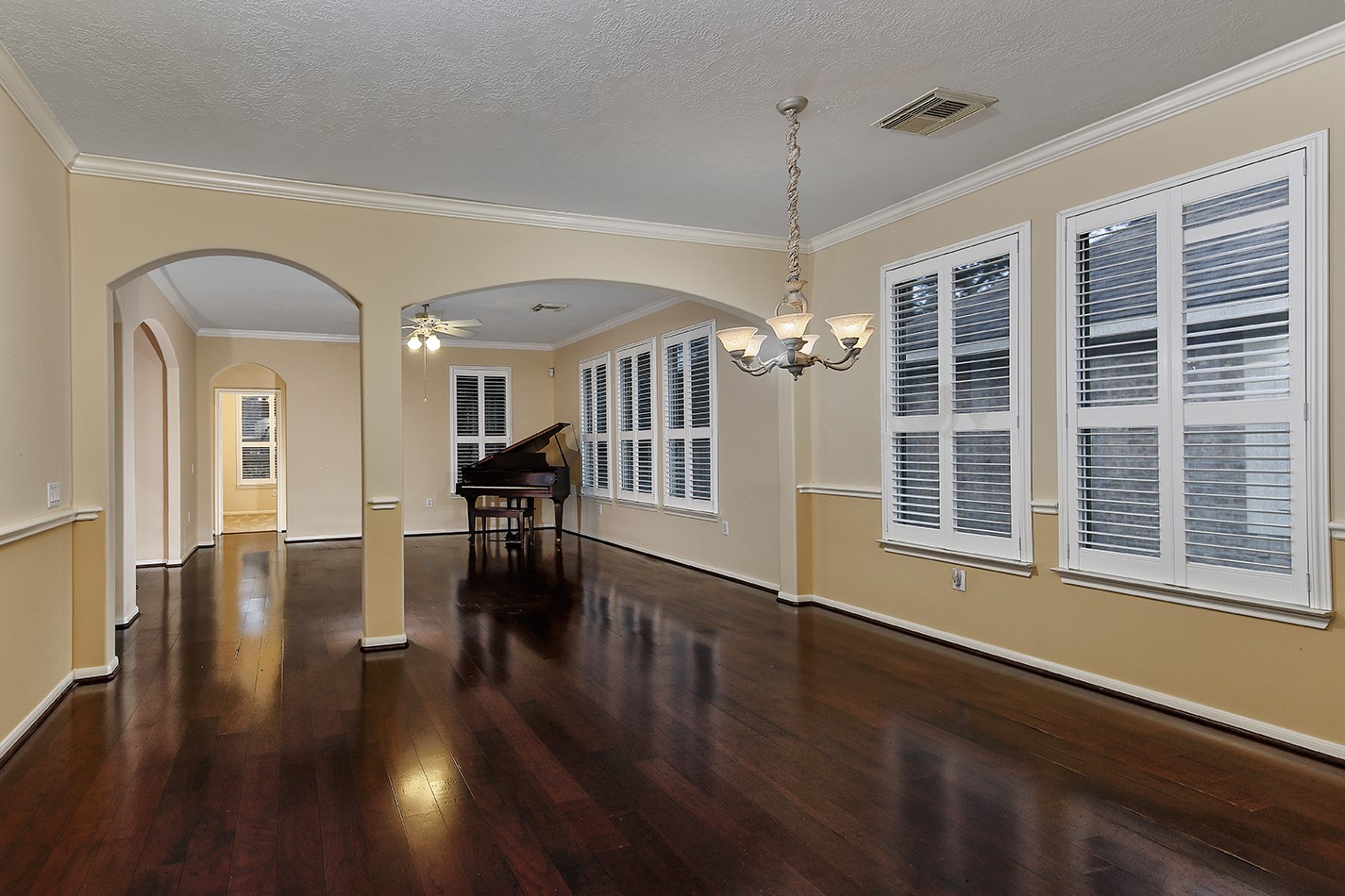 15 Lilac Ridge Place The Woodlands, TX 77384 - Photo 10 of 33