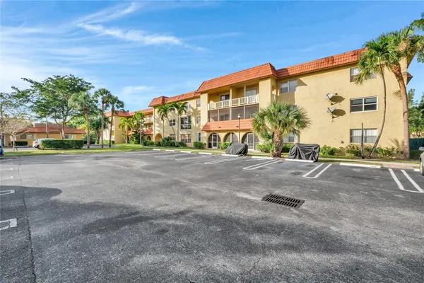 $135,000 | 10762 La Placida Drive, Unit 7306, Coral Springs, FL 33065