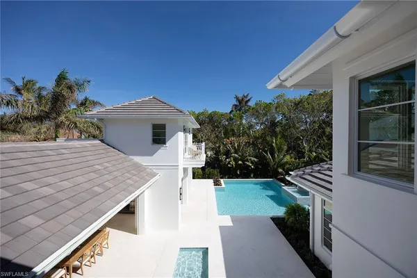 $16,700,000 | 3277 Gordon Drive, Naples, FL 34102