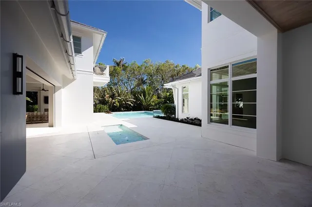 $16,900,000 | 3277 Gordon Drive, Naples, FL 34102