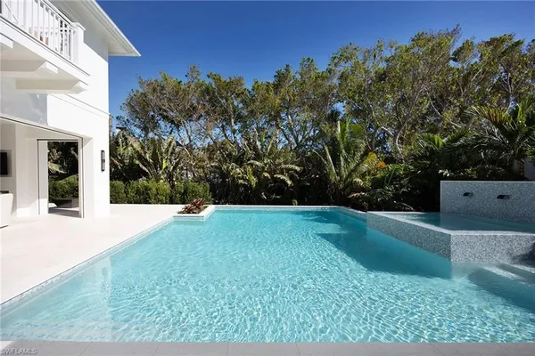 $16,700,000 | 3277 Gordon Drive, Naples, FL 34102