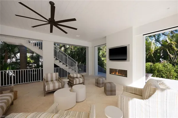 $16,700,000 | 3277 Gordon Drive, Naples, FL 34102