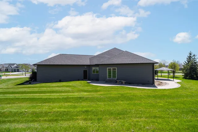 $854,000 | 900 Woodcrest Heights Drive, Menasha, WI 54952