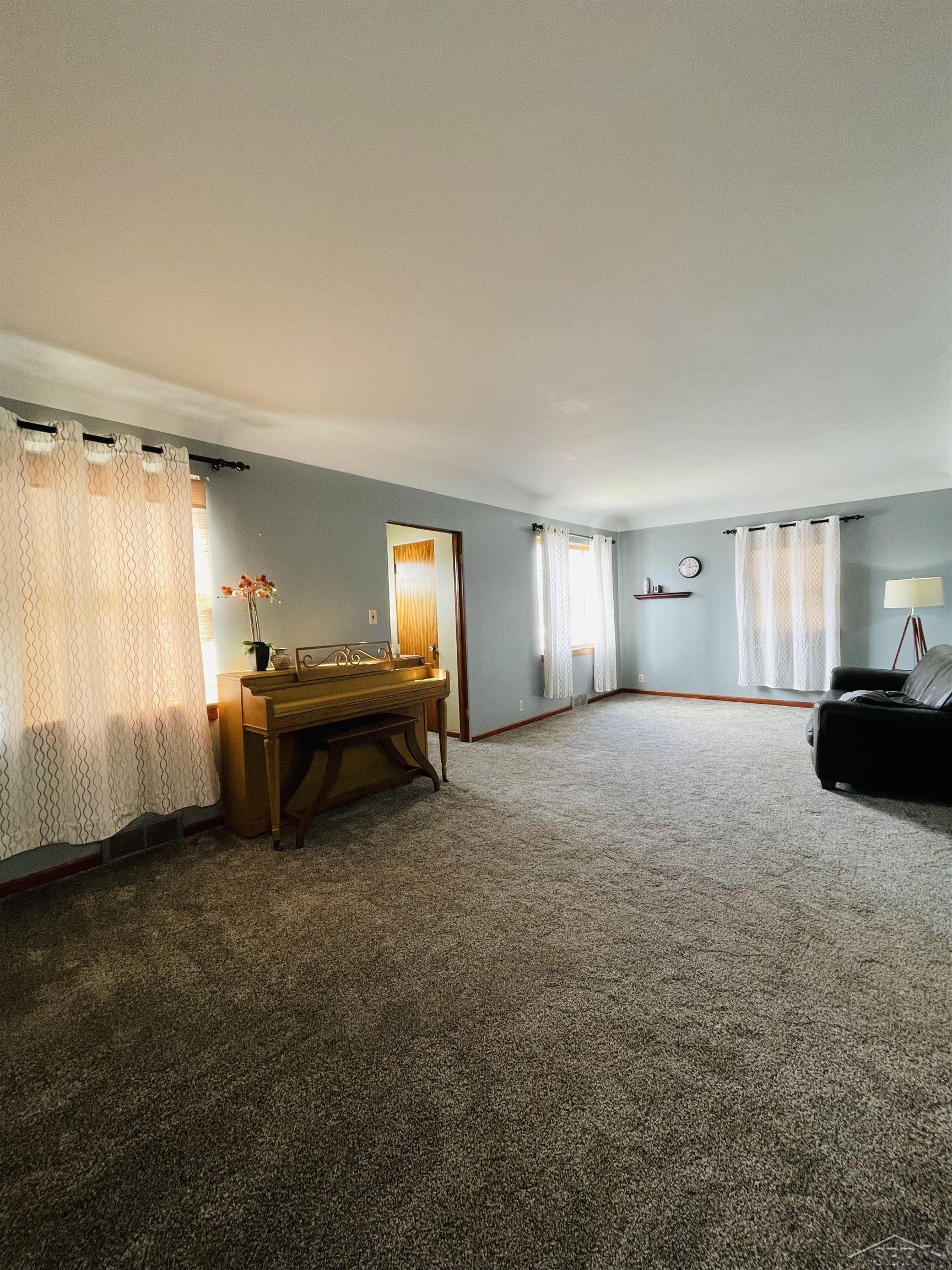 131 South 5th Street Sebewaing, MI 48759 - Photo 6 of 20 50102165-5.JPG