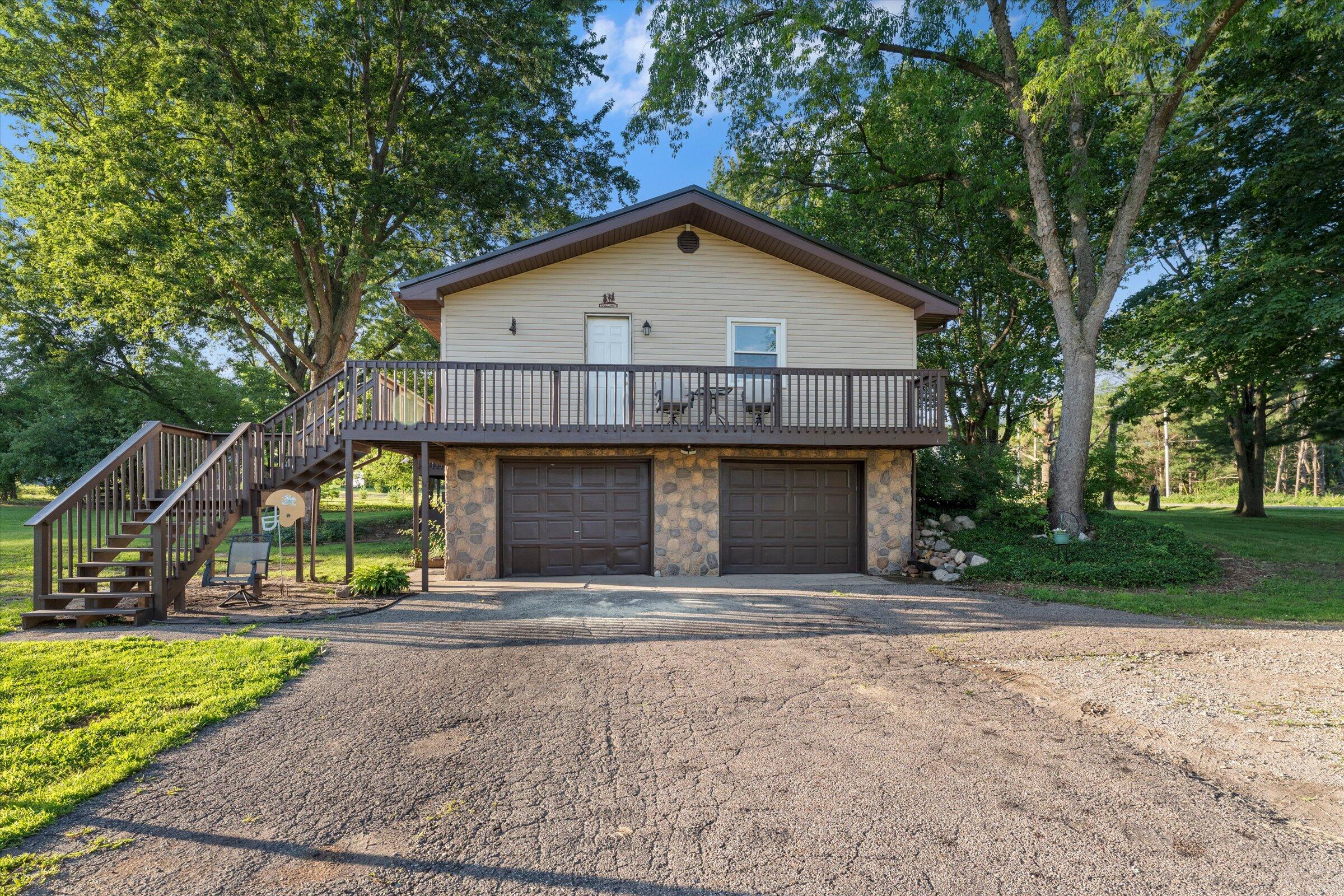 70600 Conrad Road Niles, MI 49120 - Photo 2 of 37 05-DSC05966