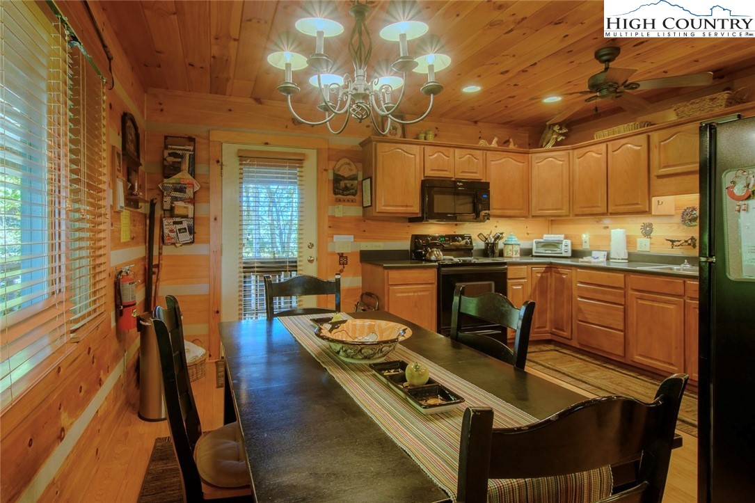 586 Welcome Way Boone, NC 28607 - Photo 10 of 26 Gallery Image 10