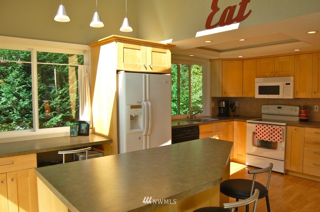 3025 211th Street Southeast Bothell, WA 98021 - Photo 7 of 25