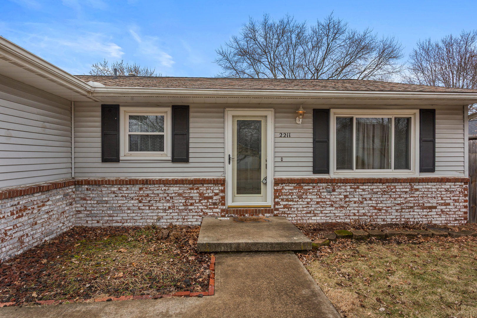 2211 Carlisle Drive Champaign, IL 61821 - Photo 4 of 34 front view of a house