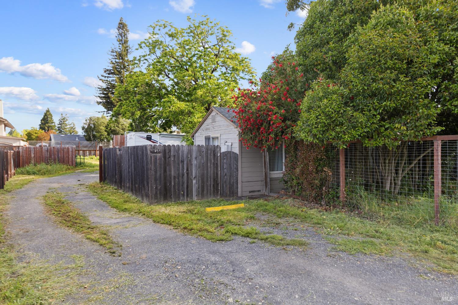 2457 Guerneville Road Santa Rosa, CA 95403 - Photo 12 of 35