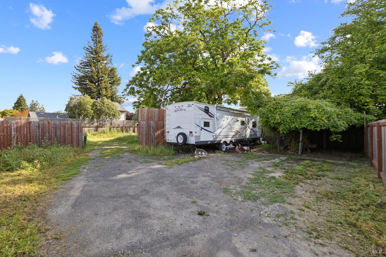 2457 Guerneville Road Santa Rosa, CA 95403 - Photo 13 of 35