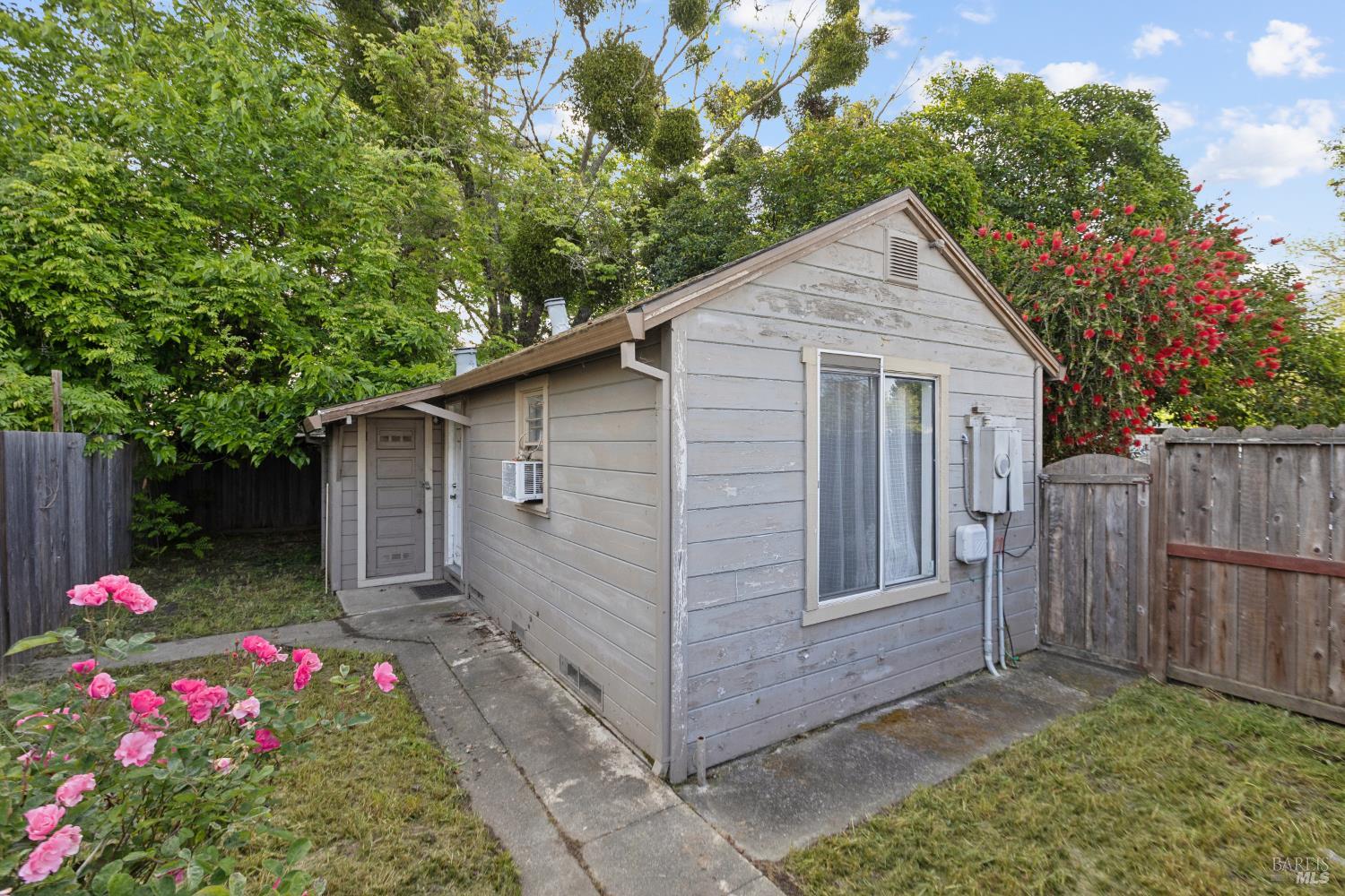 2457 Guerneville Road Santa Rosa, CA 95403 - Photo 14 of 35