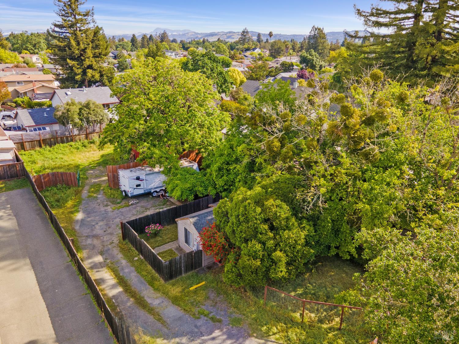 2457 Guerneville Road Santa Rosa, CA 95403 - Photo 3 of 35