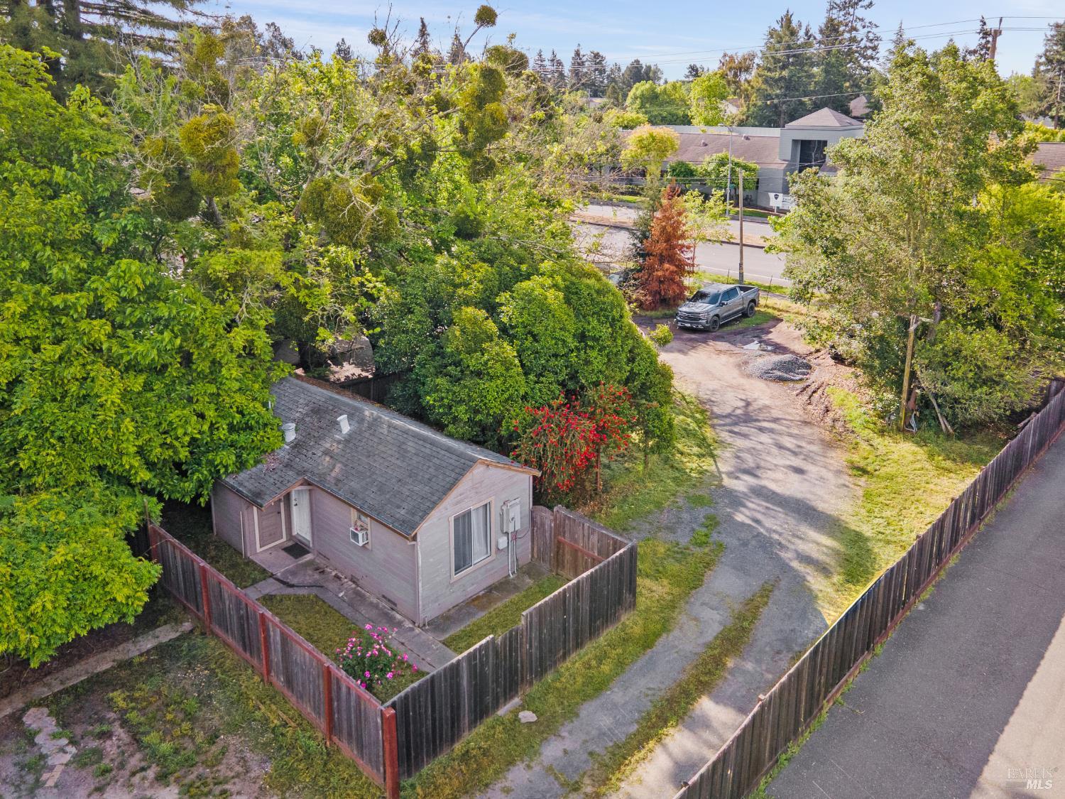 2457 Guerneville Road Santa Rosa, CA 95403 - Photo 5 of 35