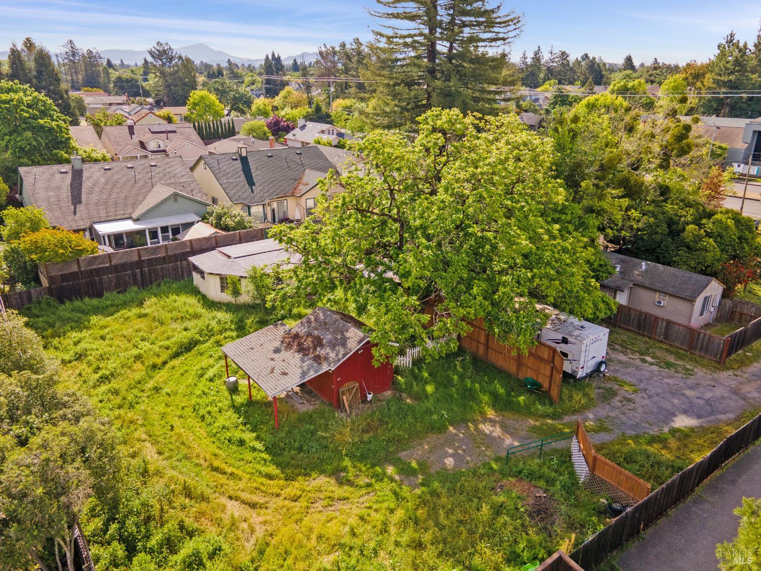 2457 Guerneville Road Santa Rosa, CA 95403 - Photo 7 of 35