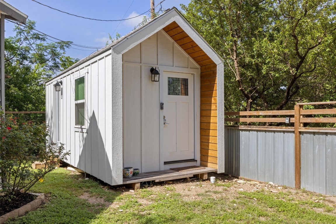 1167 Ridgeway Drive Austin, TX 78702 - Photo 20 of 28