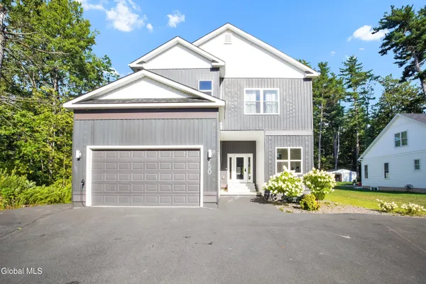 $699,900 | 929 Pearse Road, Niskayuna, NY 12309
