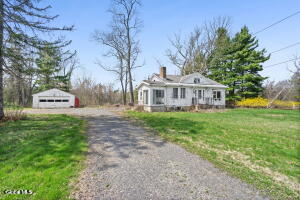 929 Pearse Road Niskayuna, NY 12309 - Photo 3 of 20 929 Pearse Road