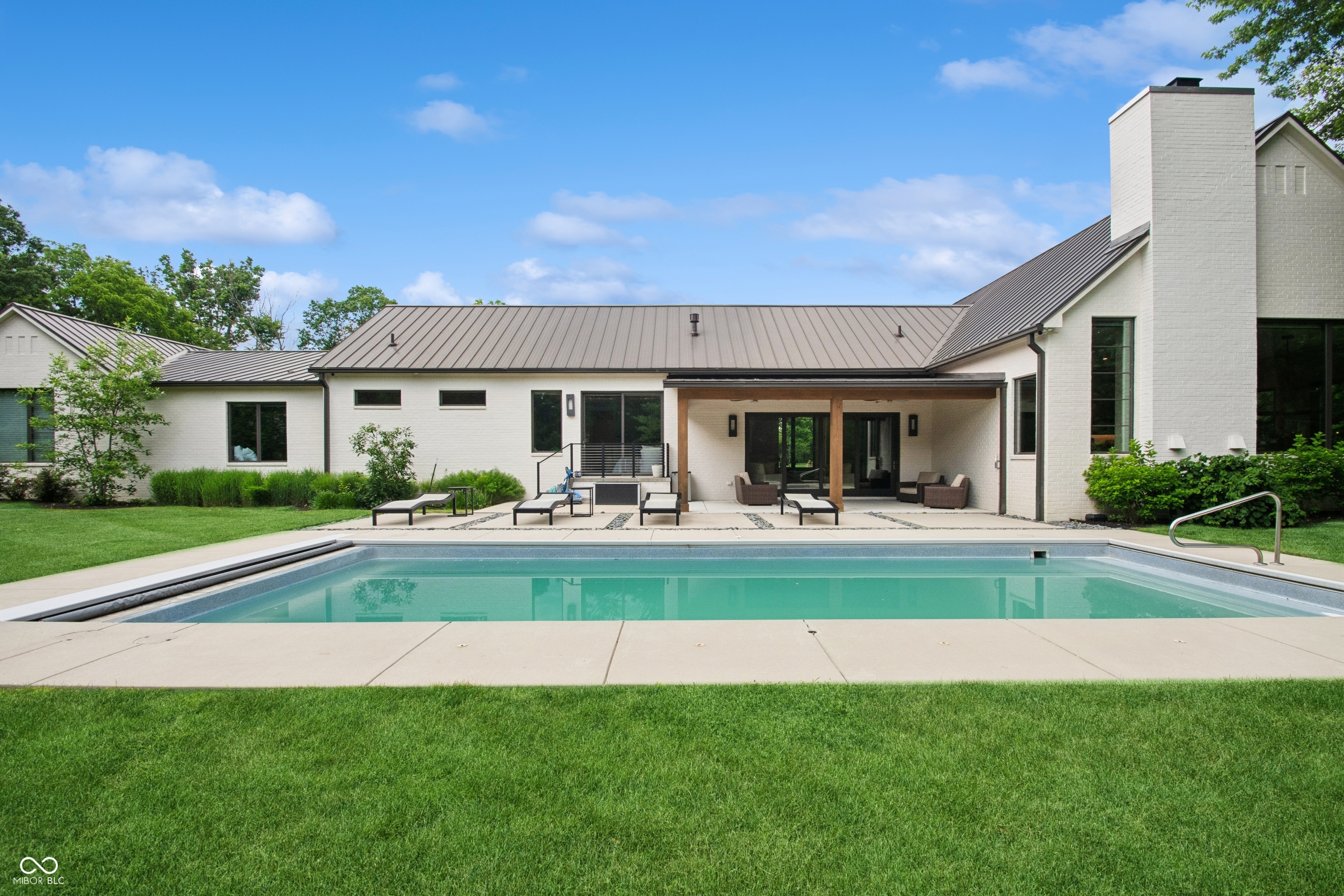 6115 Stonegate Run Zionsville, IN 46077 - Photo 2 of 60