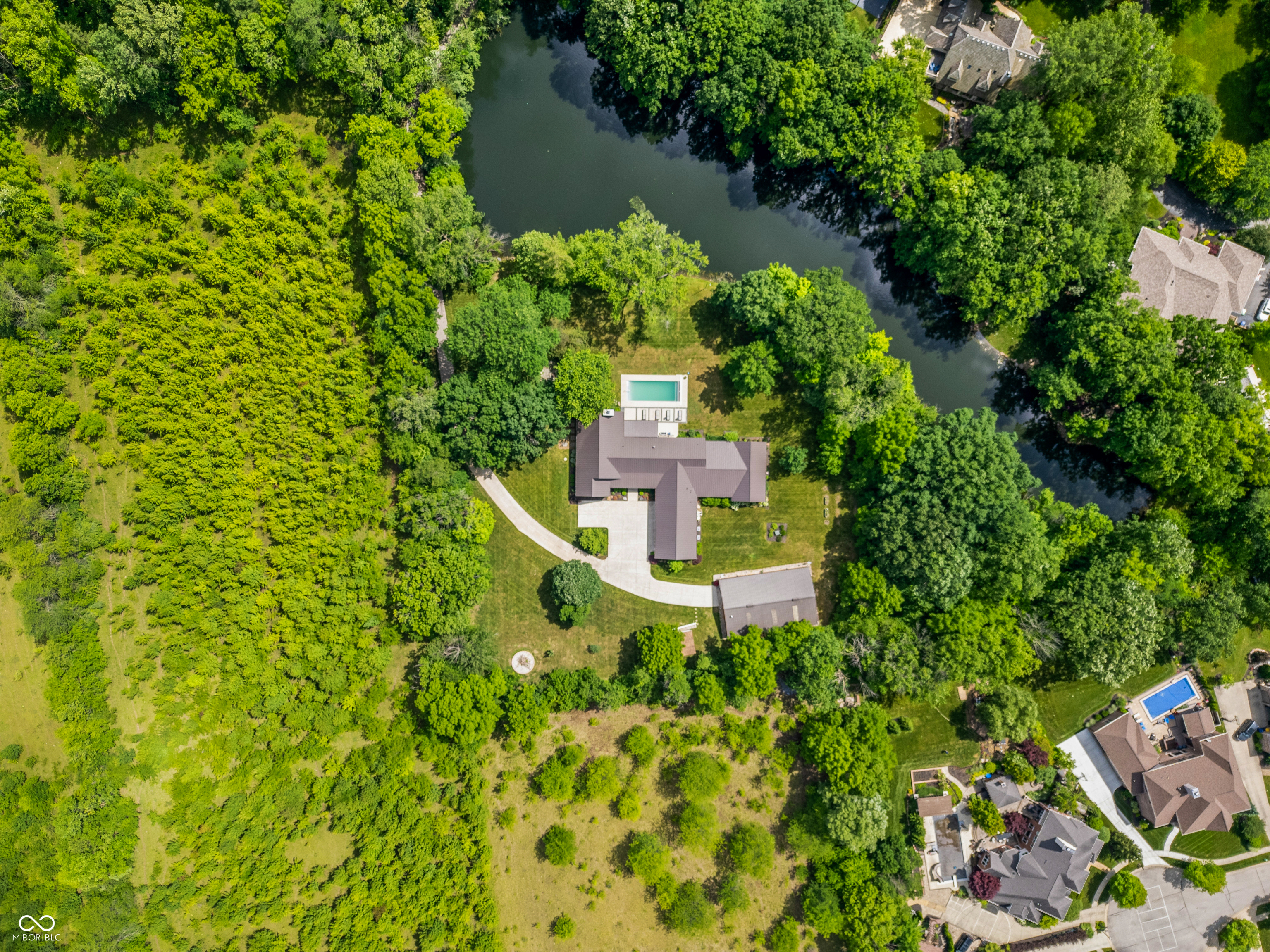 6115 Stonegate Run Zionsville, IN 46077 - Photo 3 of 60