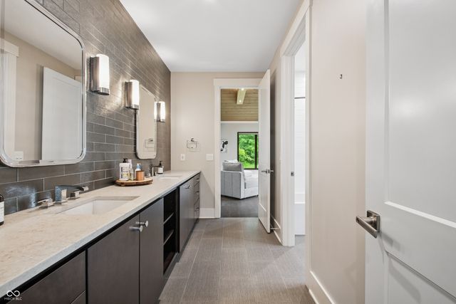 $2,650,000 | 6115 Stonegate Run, Zionsville, IN 46077