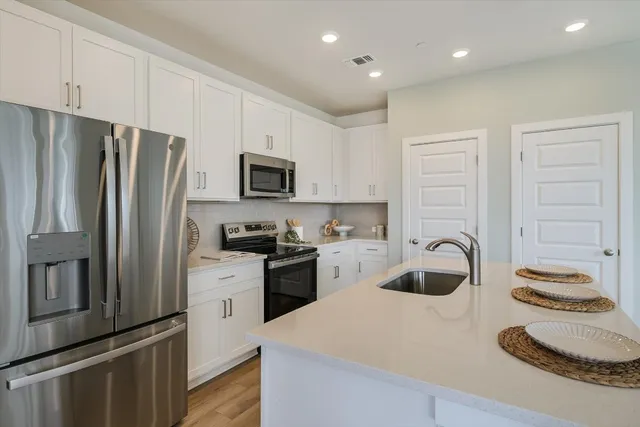 $274,990 | 511 Emory Xing Boulevard, Hutto, TX 78634