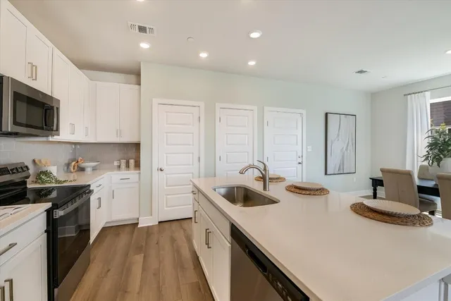 $274,990 | 511 Emory Xing Boulevard, Hutto, TX 78634