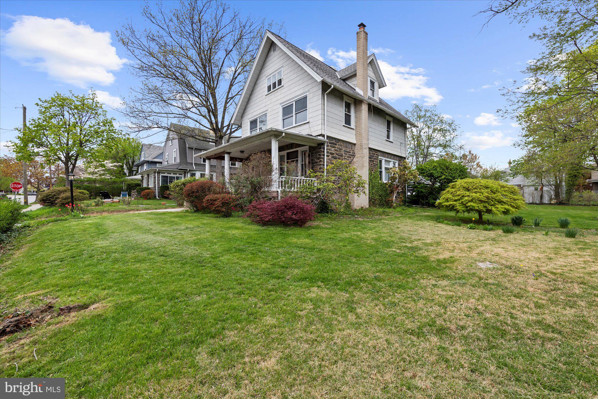 a front view of house with yard