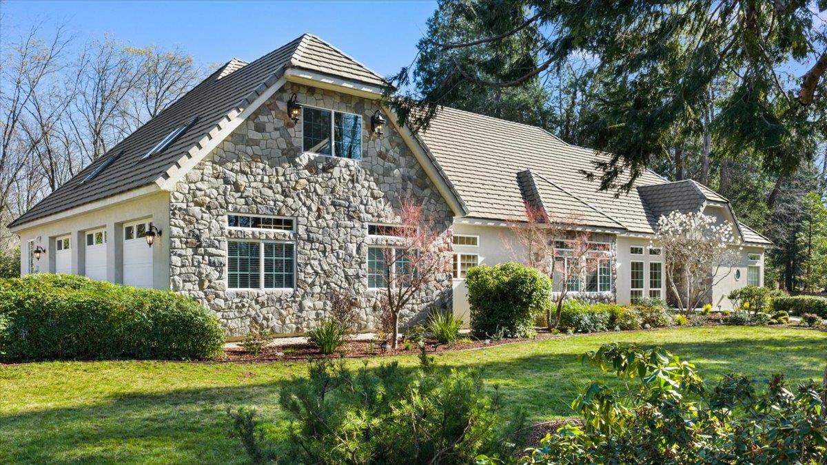 12540 Beaver Drive Grass Valley, CA 95945 - Photo 1 of 98