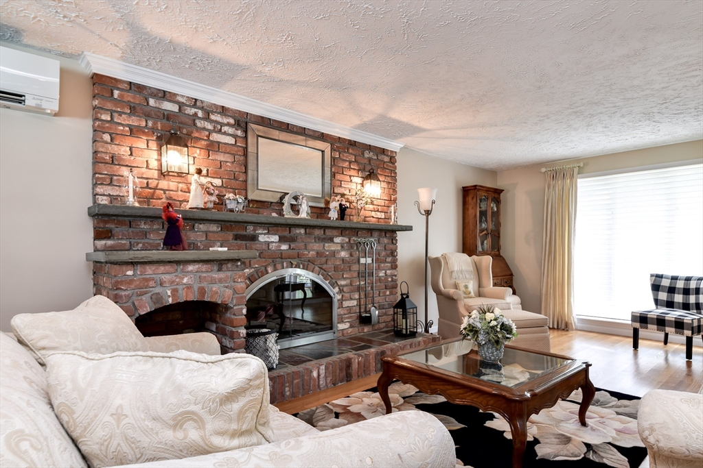 104 Glen Street Natick, MA 01760 - Photo 4 of 24